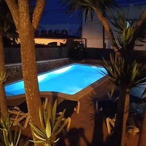Сasa de vacaciones Hermosa Casa Con Piscina Cerca De La Playa De
